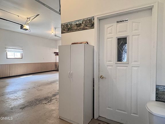 3rd image of 209 Tuttle Ave