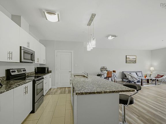 4th image of 119 Walker Ave #404