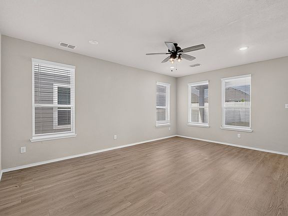 5th image of 6009 Driscoll Ln