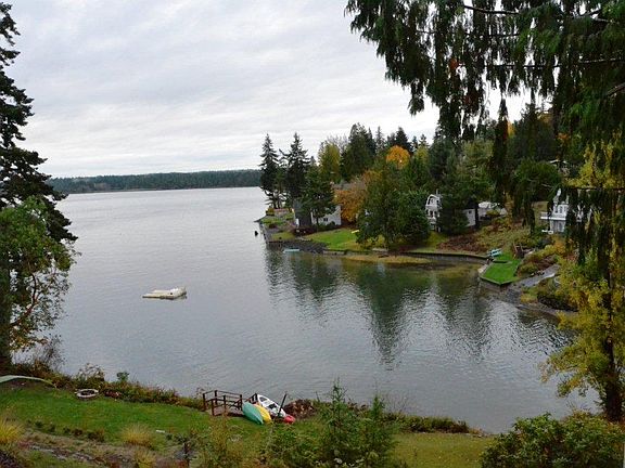 3rd image of 2136 Island Dr NW