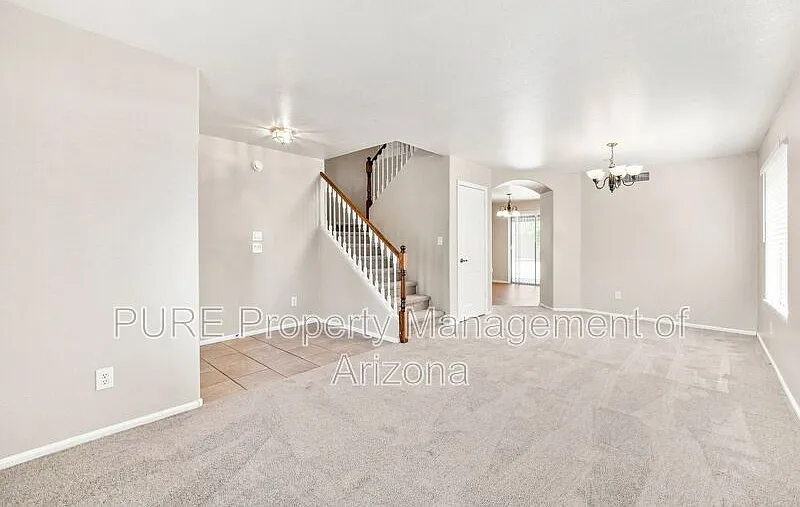 4 bed, 2.5 bath, 2245 sqft, $1,995 — Photo 3