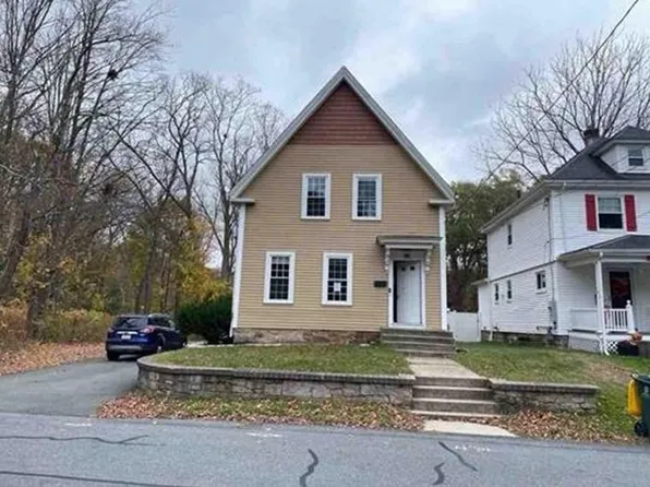 32 Dale St, Franklin, MA 02038