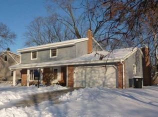 W174N8468 Schneider Dr, Menomonee Falls, WI 53051