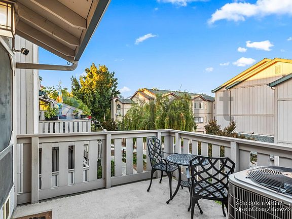 3rd image of 374 Coyote Creek Cir