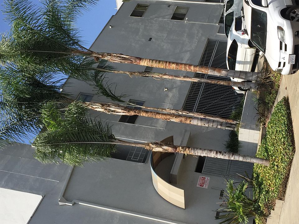 2nd image of 3300 Marathon St #5