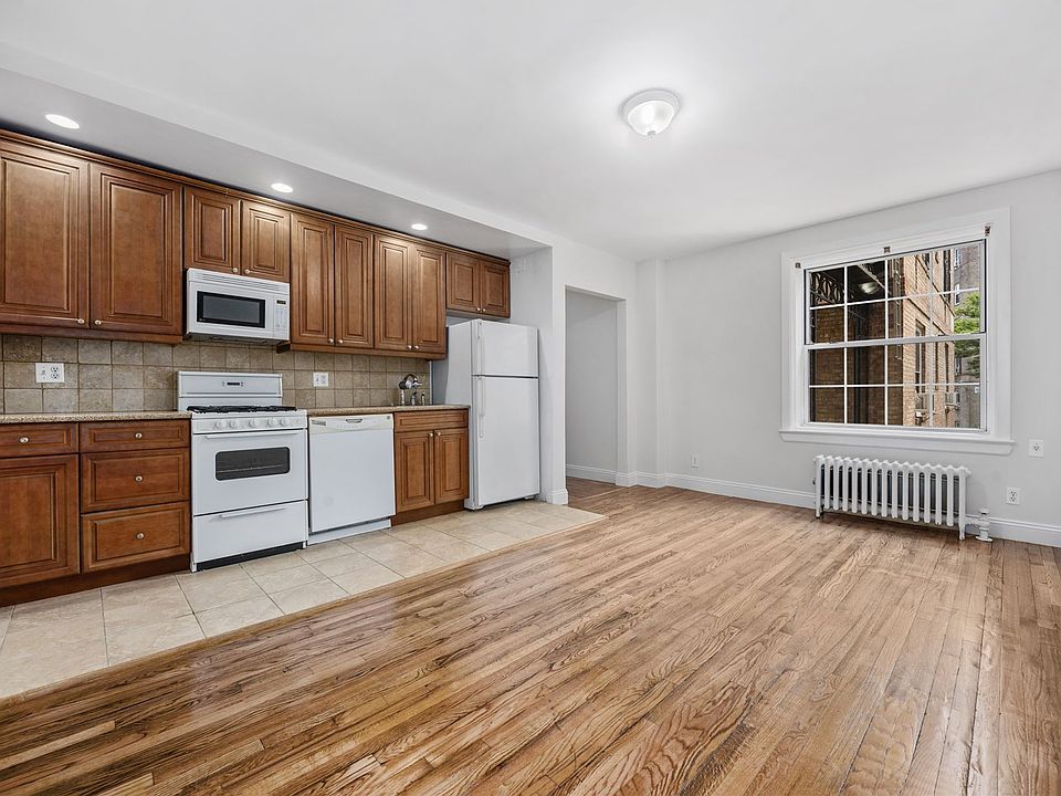 1st image of 30-47 Hobart St #D1l