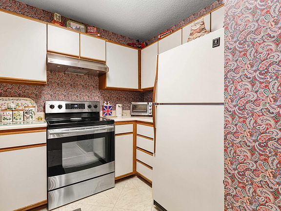 5th image of 710 Springfork Dr