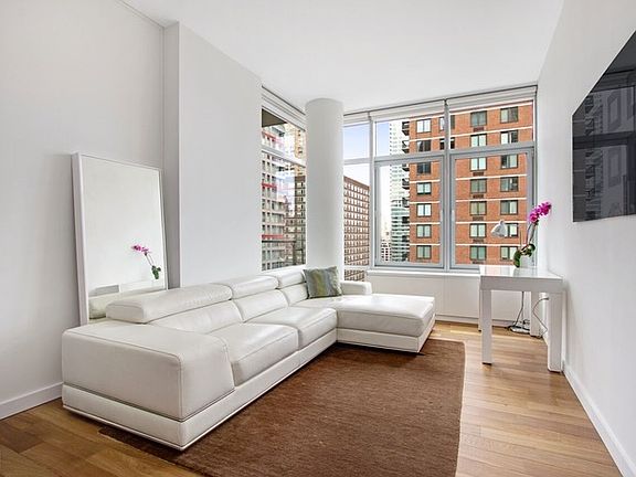 5th image of 310 E 53rd St APT 21B