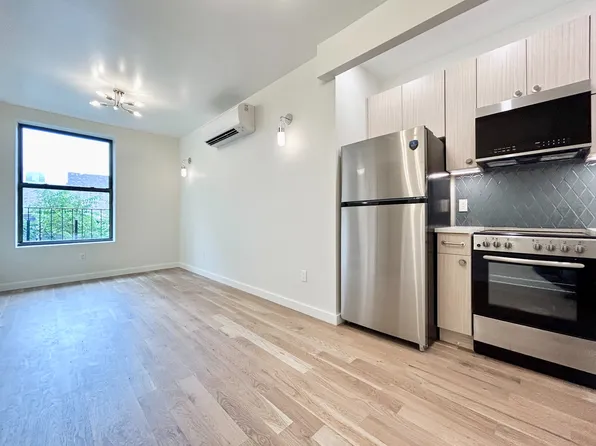 524 West 134th Street image 4 of 21