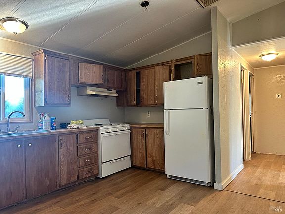 5th image of 2101 Valley Road #42