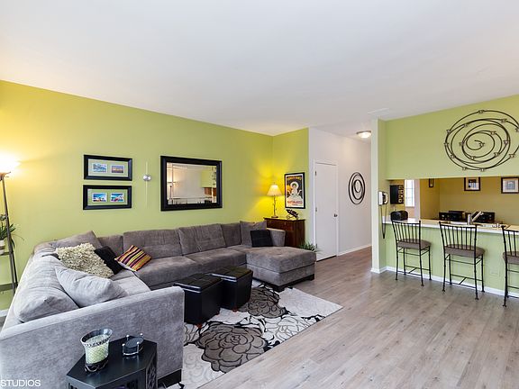 3rd image of 1295 Cranbrook Dr