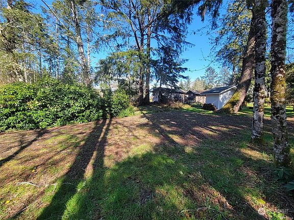 5th image of 951 Washoe Court SE