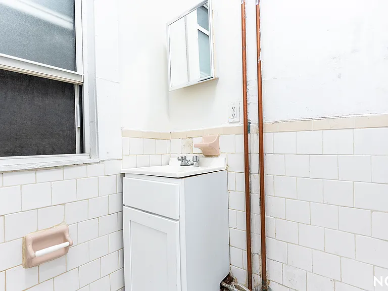 571 Lincoln Pl #2B — Photo 8