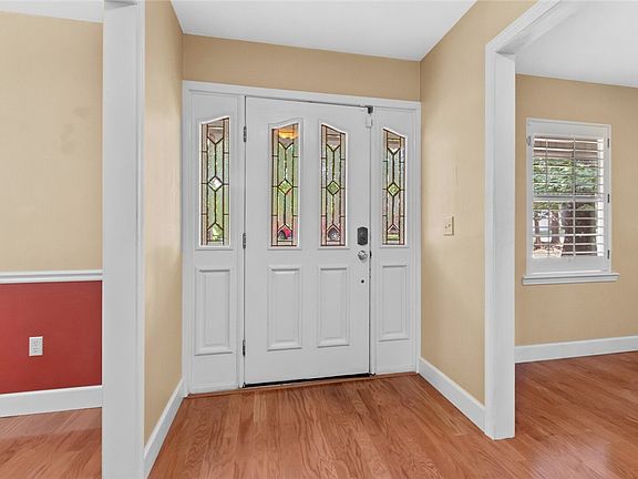 4th image of 108 N Woodale Ln