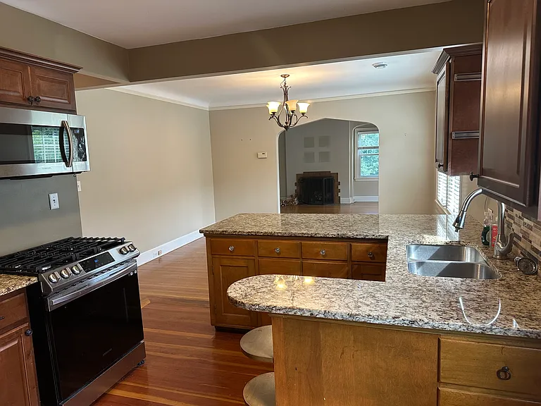 215 W Minnehaha Pkwy #2 — Photo 7