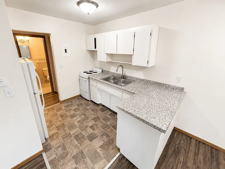 Adrian Apartments (CLO) — Photo 23