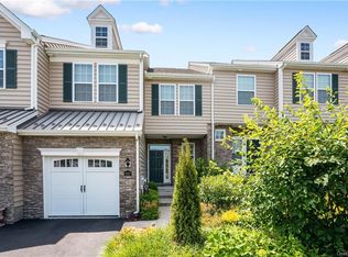 937 Huntington Dr, Fishkill, NY 12524