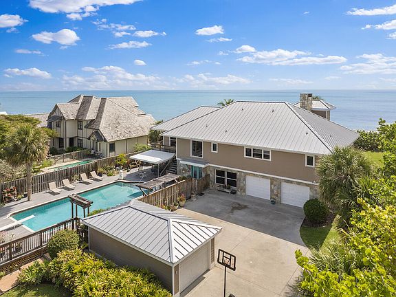2nd image of 955 Pebble Lane
