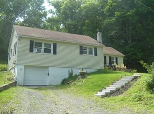 13 E Crisman Rd, Blairstown, NJ 07825