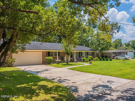 2nd image of 8435 SAN MARTARRO Drive E