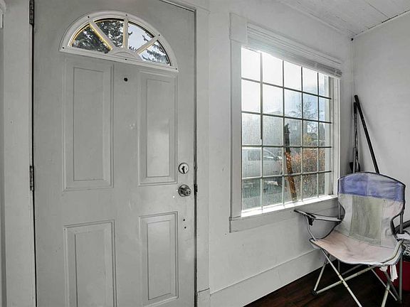 3rd image of 1611 E 2a St NW
