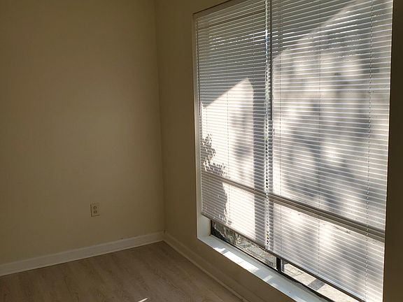 3rd image of 1587 Langston Dr