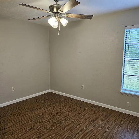 2205 Conway Dr #200 — Photo 8