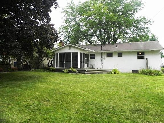 2nd image of 1274 Newbury Dr