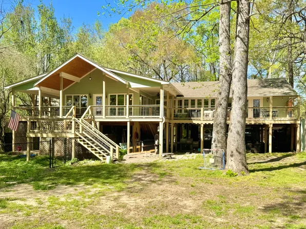 72 Melba Dr, West Point, MS 39773