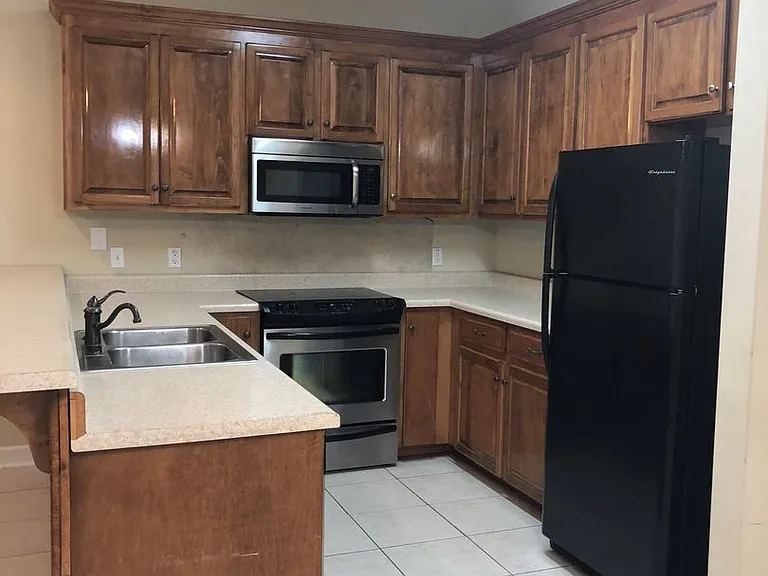 323 Eagle Lndg — Photo 4