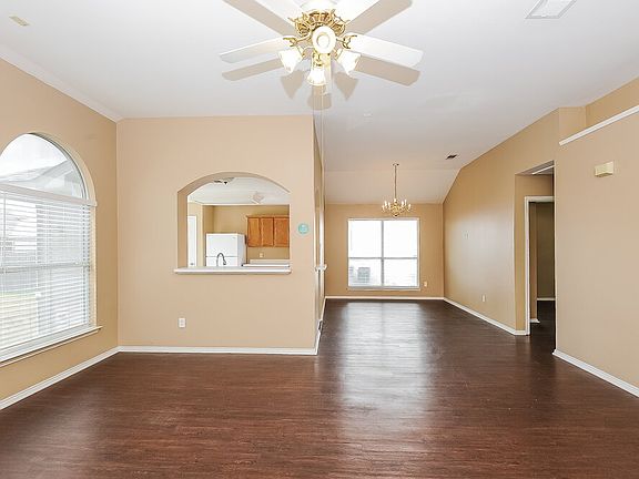 5th image of 1626 Redwood Dr