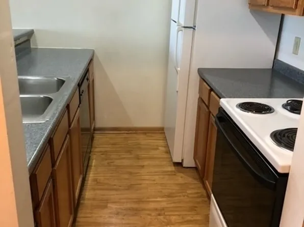 279 Riverfront Plz #208, Waukesha, WI 53186