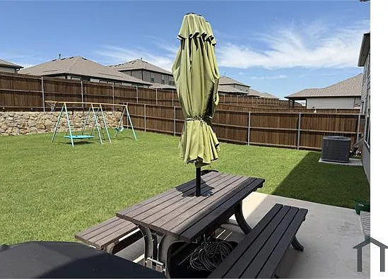 692 Jupe Way — Photo 10