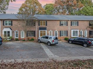 1441 King Charles Dr, Clemmons, NC 27012