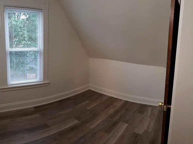 218 Park Rd — Photo 8