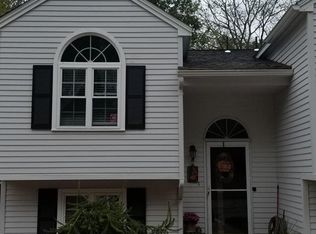 85 Riverview Pl APT B, Southbridge, MA 01550