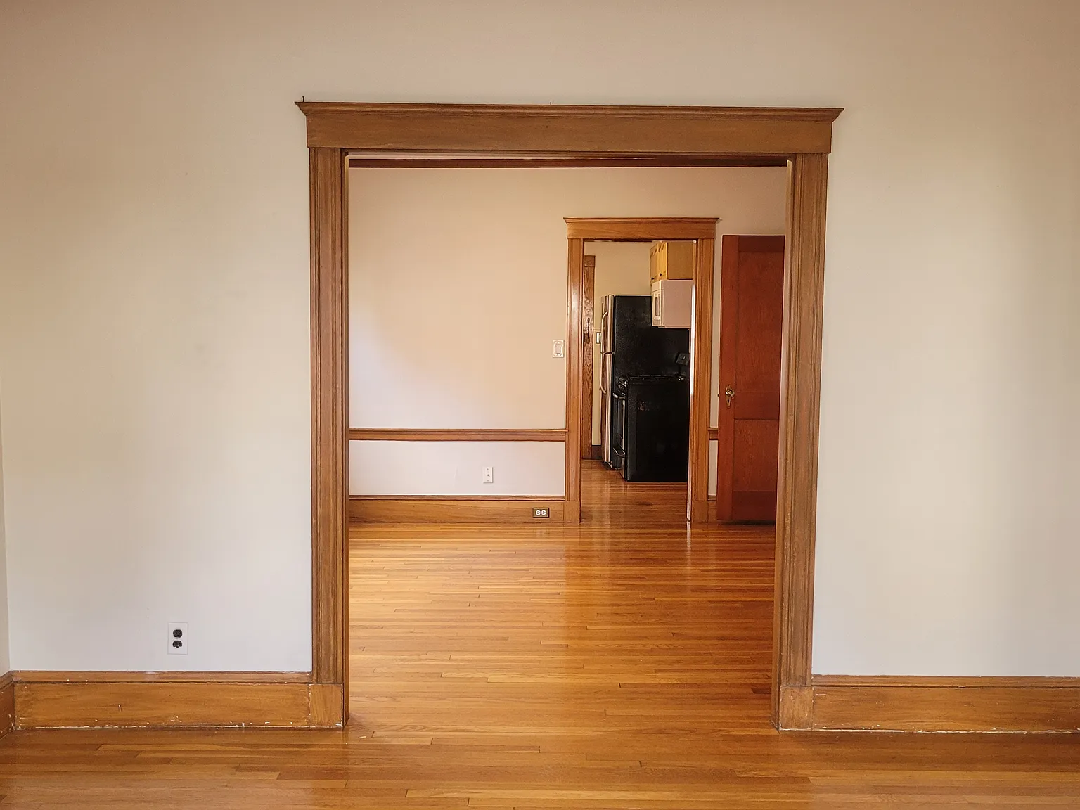 2 bed, 1080 sqft, $3,200 — Photo 4