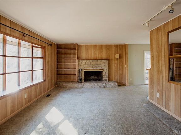 5th image of 924 Talus Dr