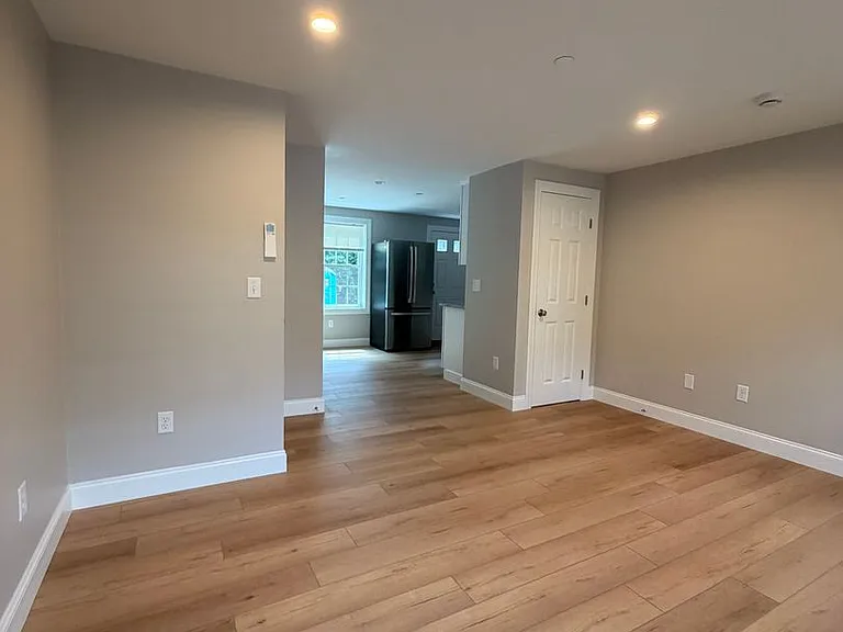 439 Main St — Photo 5