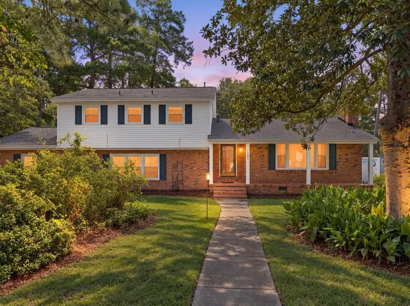 1201 S Crescent Dr, Smithfield, NC 27577