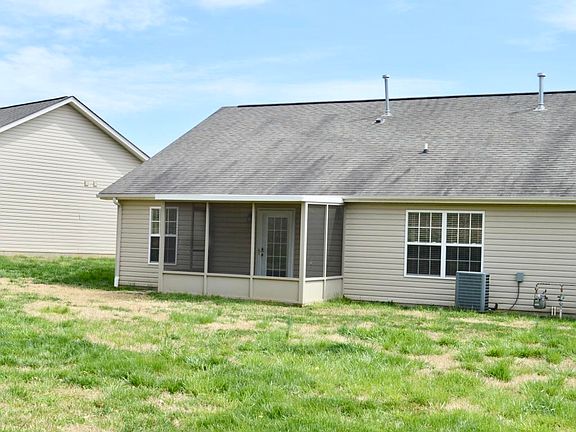 3rd image of 5849 Metropolitan Way