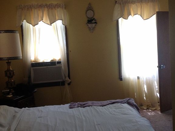 4th image of 573 Cary Ave