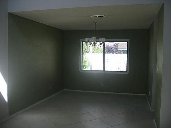 3rd image of 441 Dover Ct