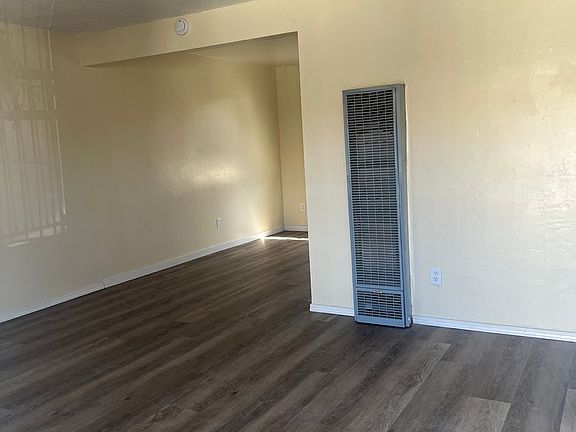 2nd image of 1905 California Ave APT 18
