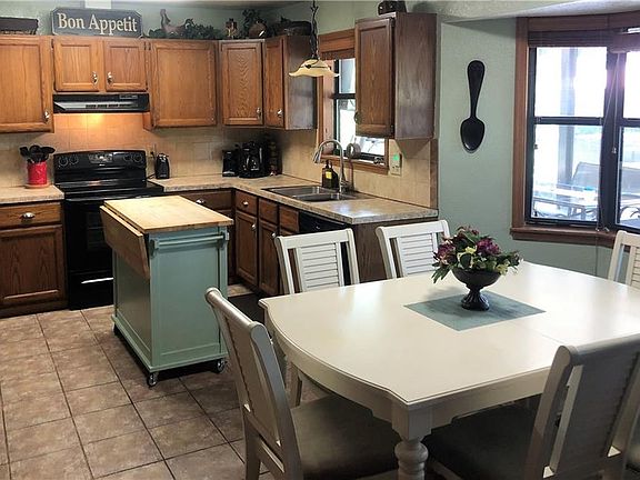 3rd image of 2055 Adelia Blvd