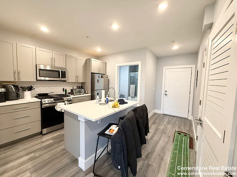 40 B St #609 — Photo 2
