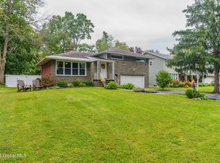 50 Miles Standish Rd, Schenectady, NY 12306