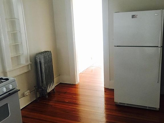 4th image of 201 5th St S APT 12