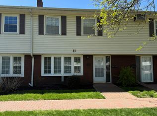 11 Meadowlawn Dr UNIT 22, Mentor, OH 44060