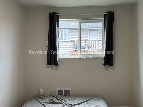 4th image of 1302 E 40th St Unit 7
